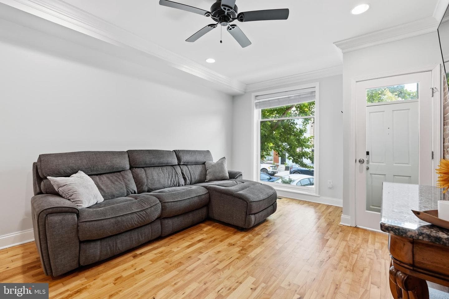 333 S Clinton Street S photo 4