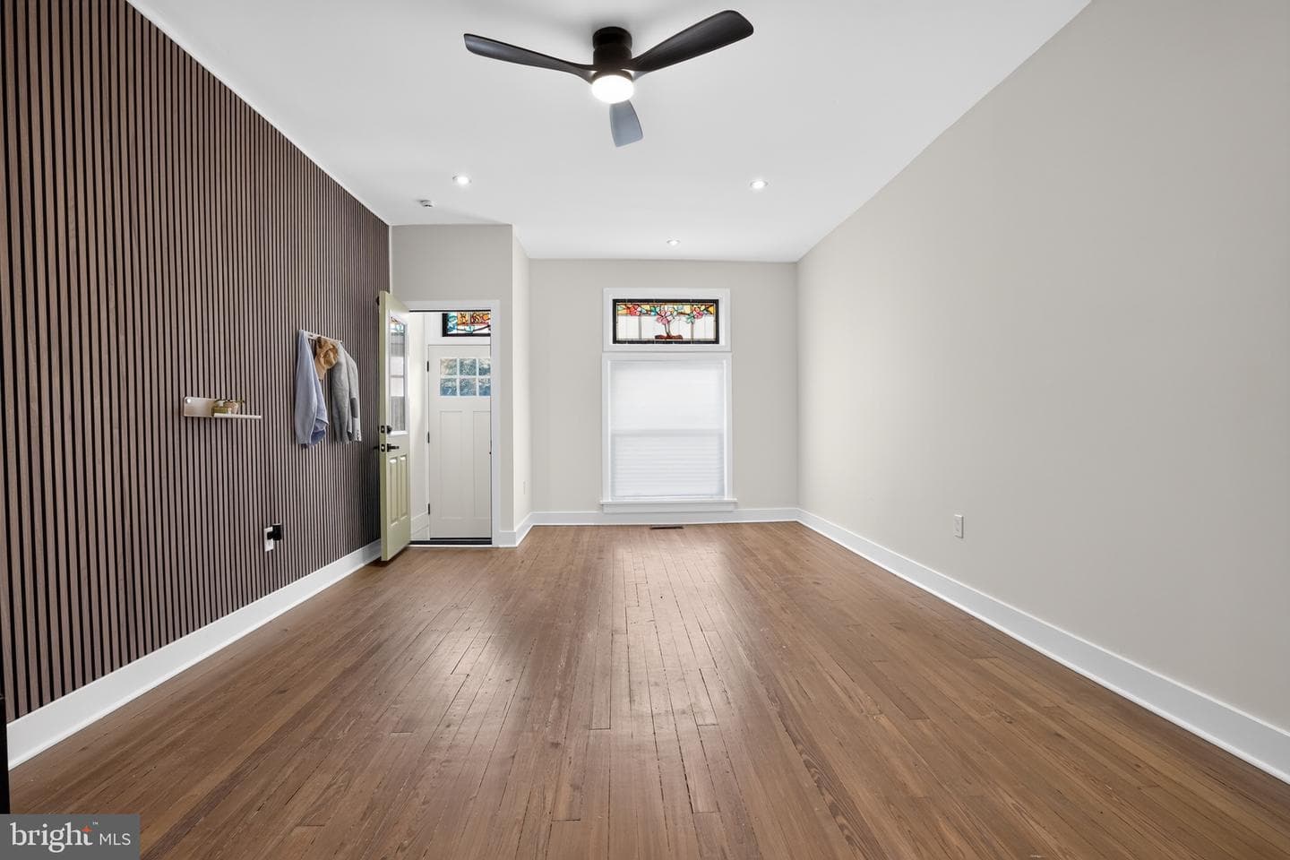 3815 Foster Avenue photo 32