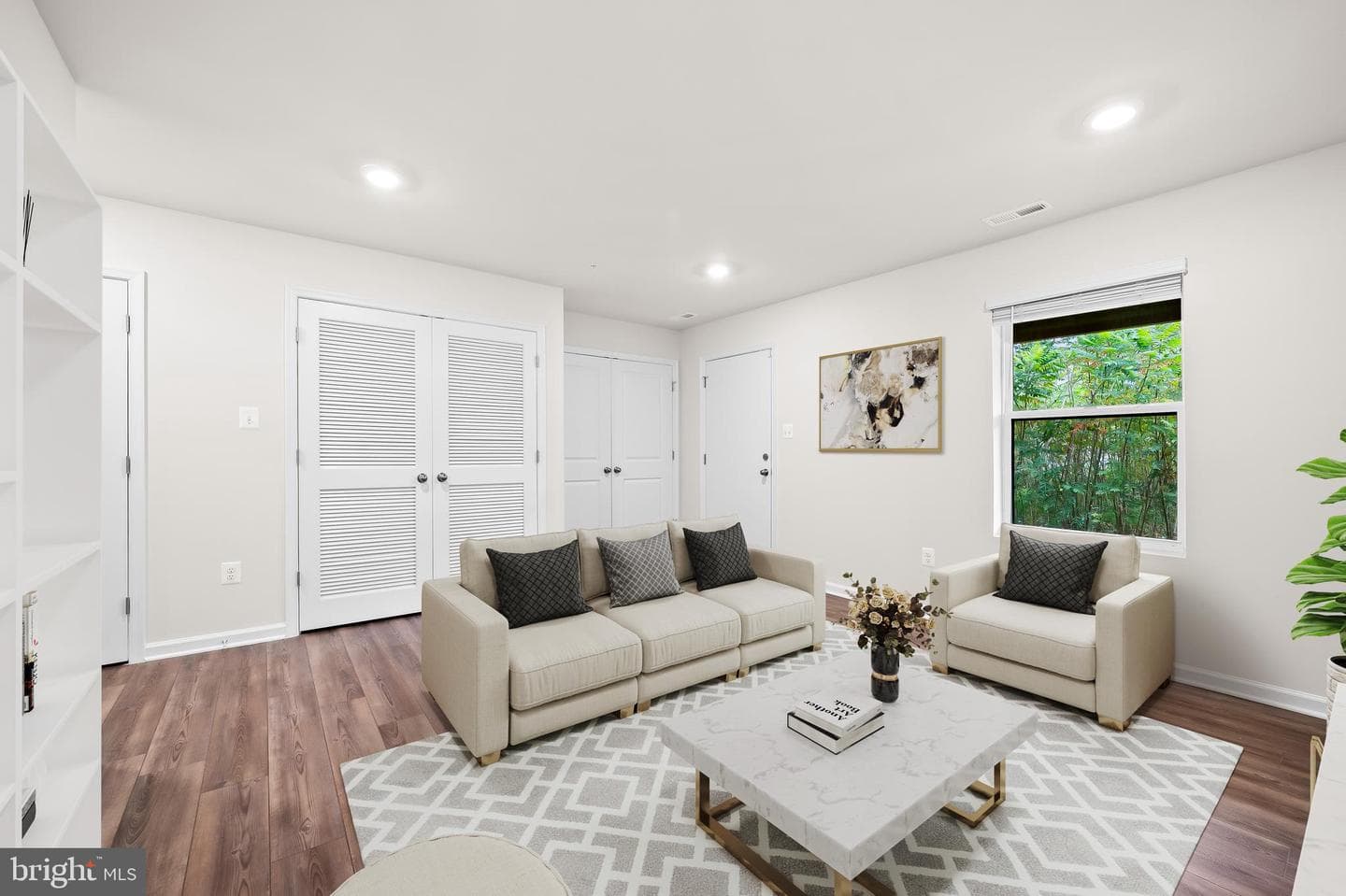 647 Mozart Way photo 8