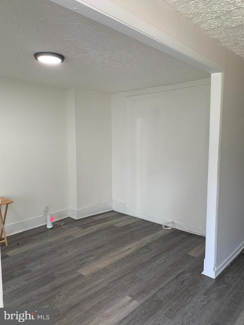 912 Bonaparte Avenue photo 4