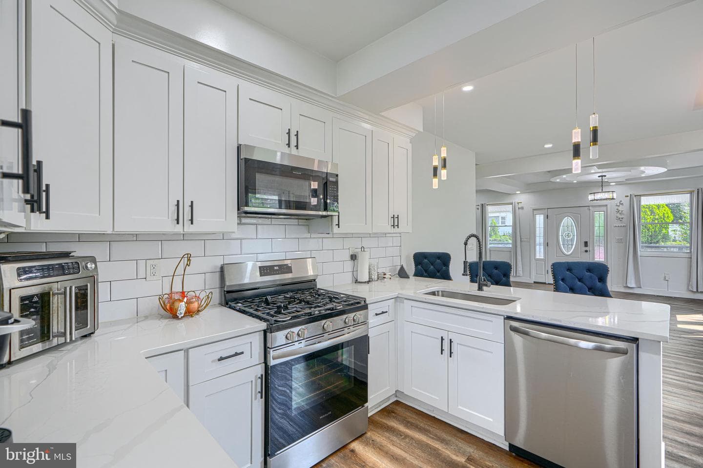4212 Powell Avenue photo 8