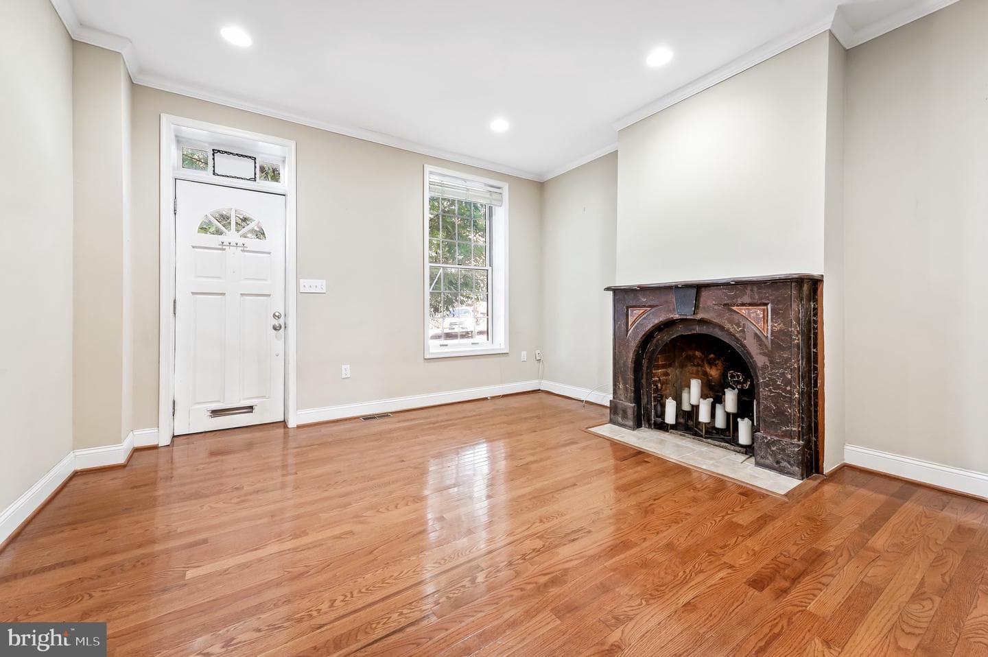 2231 Gough Street photo 3