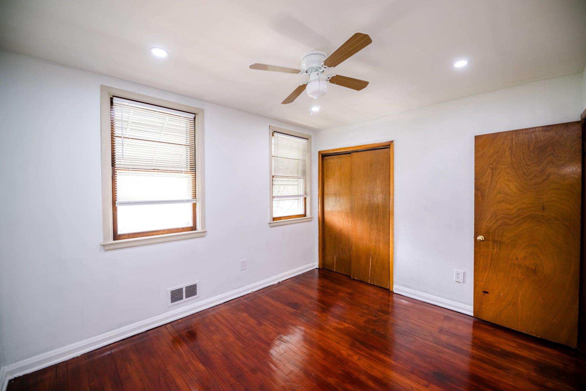 1608 Dundalk Avenue photo 18