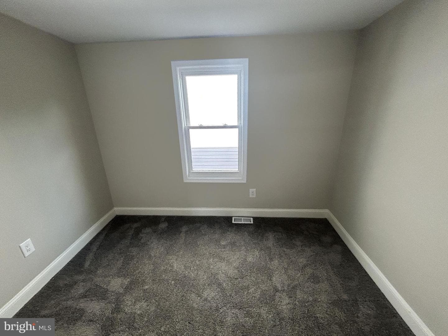 556 Gold Street photo 14