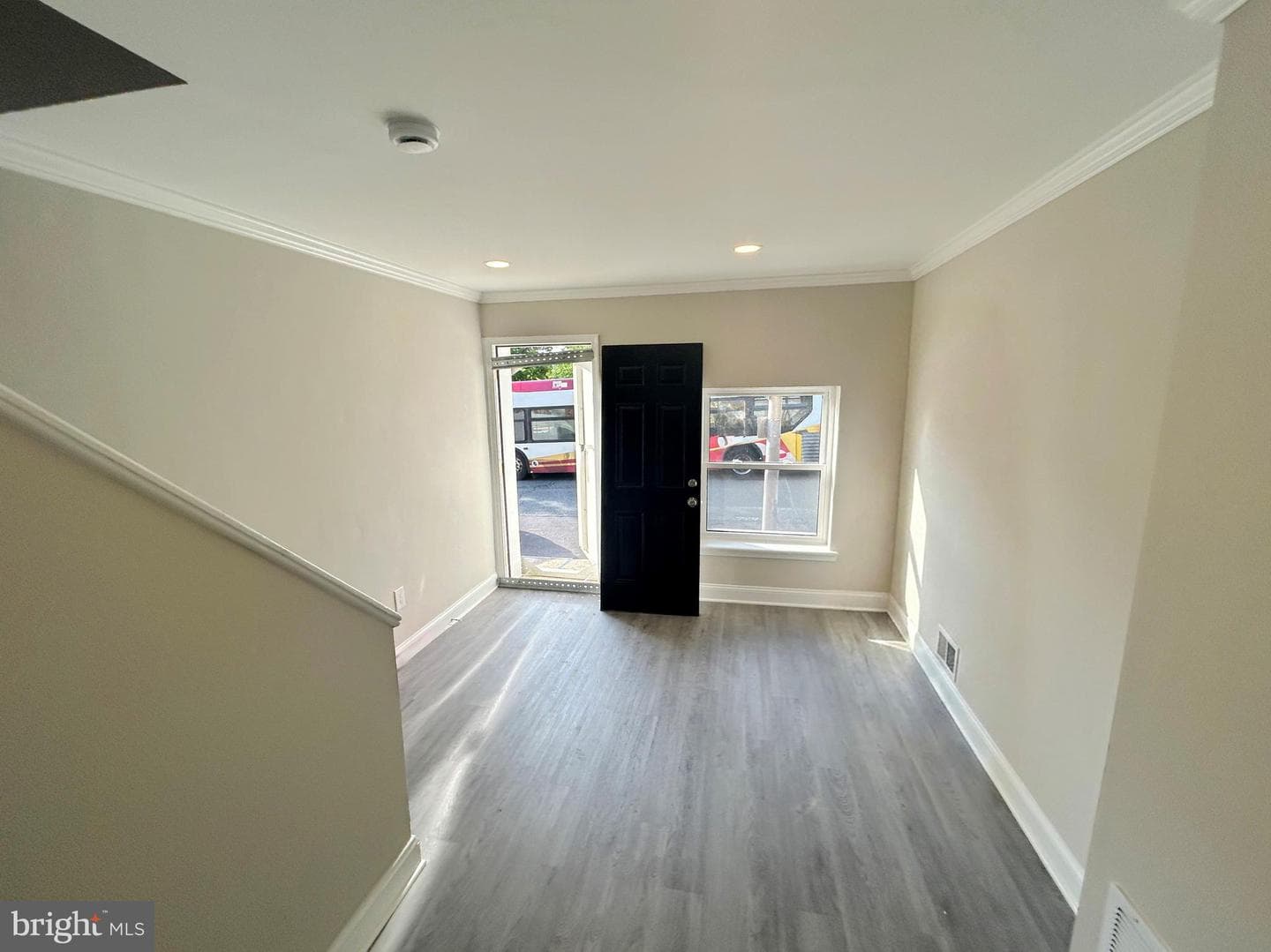 556 Gold Street photo 3