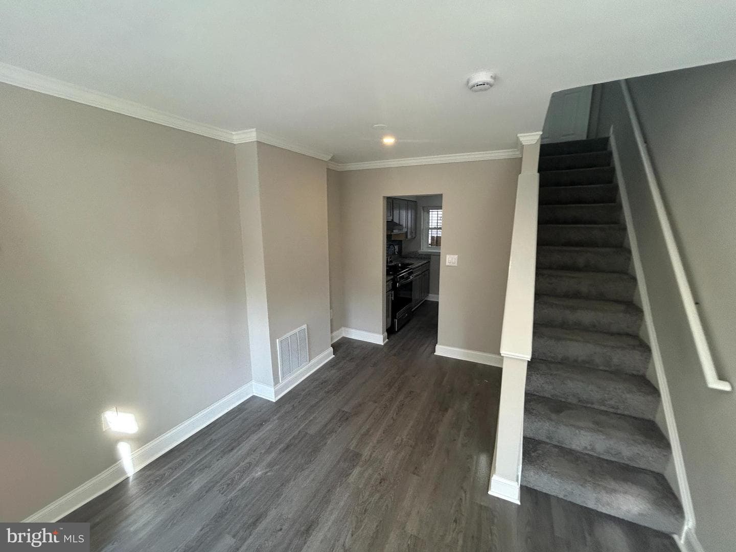 556 Gold Street photo 5