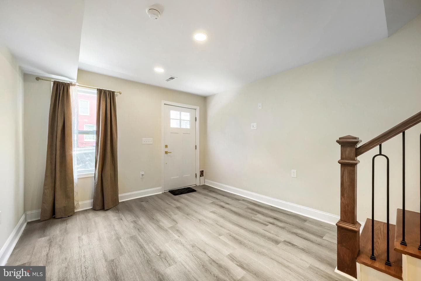 2645 Lehman Street photo 9