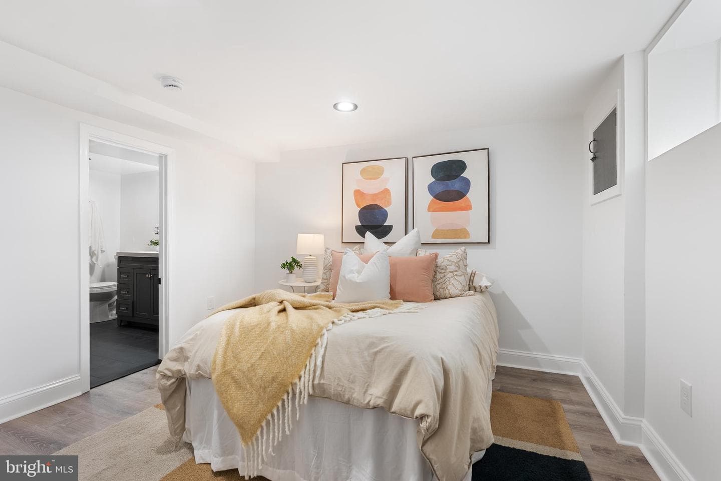 5102 The Alameda photo 16