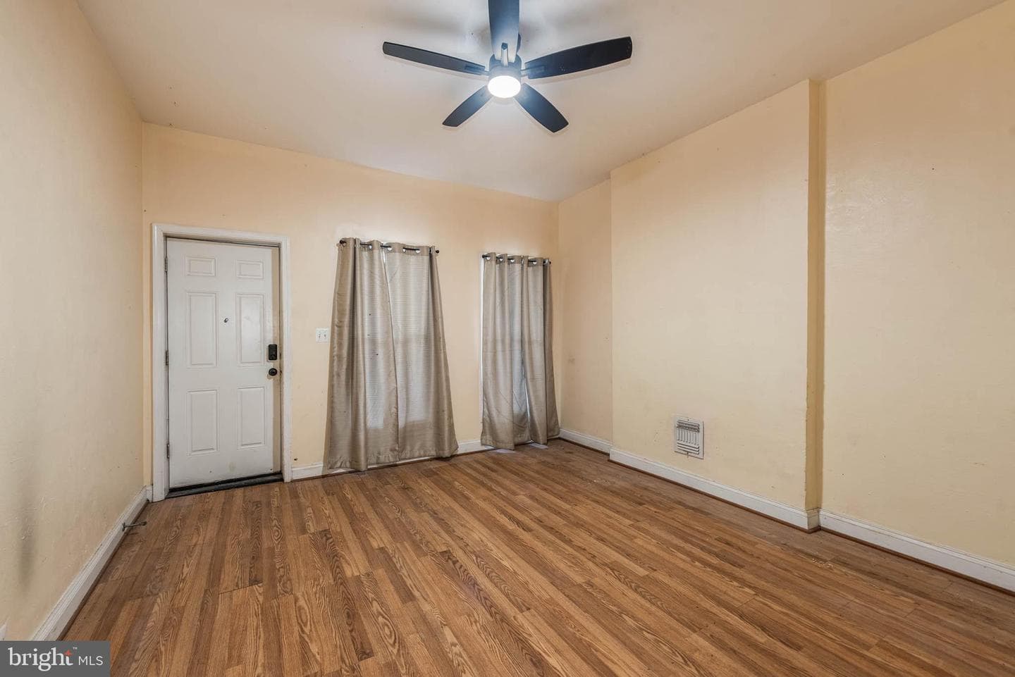 2705 Riggs Avenue photo 3