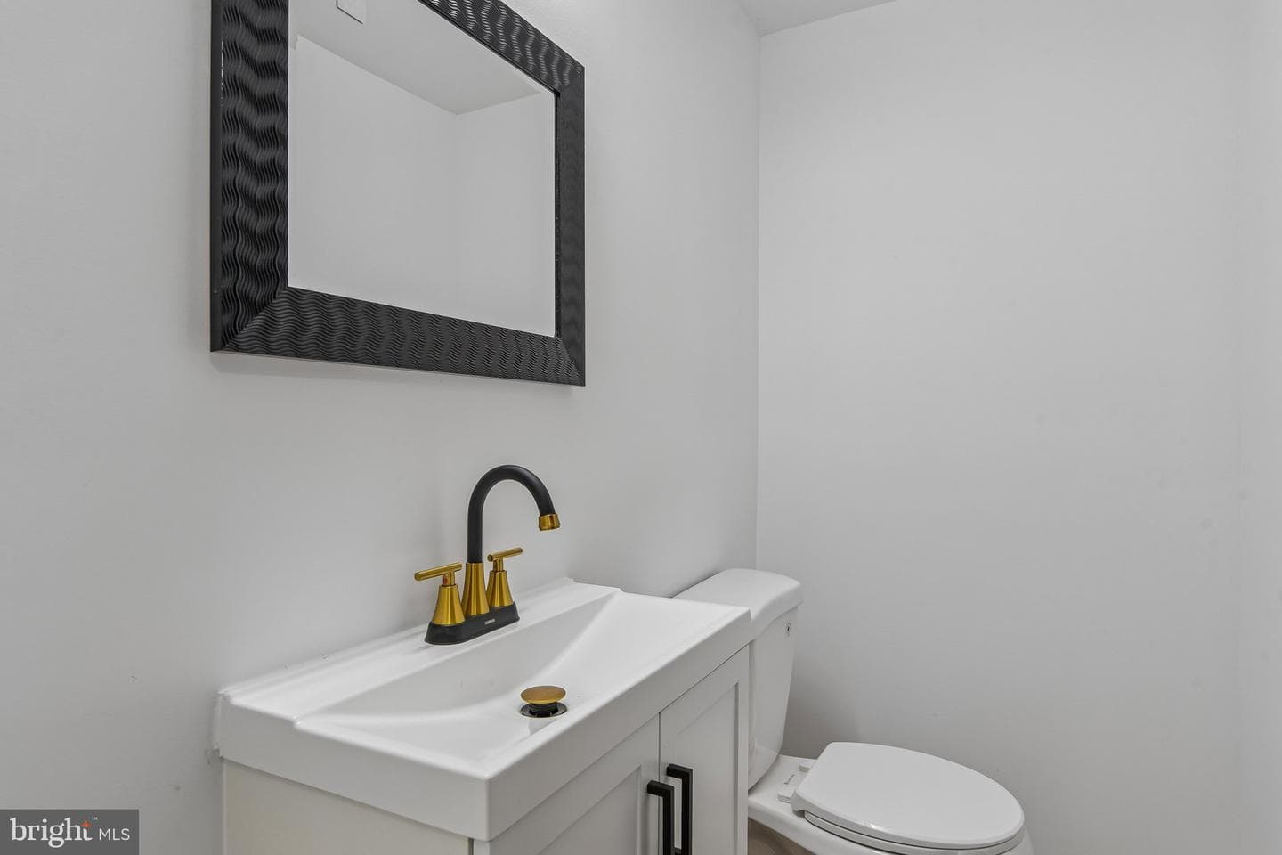 1528 Sheffield Road photo 17