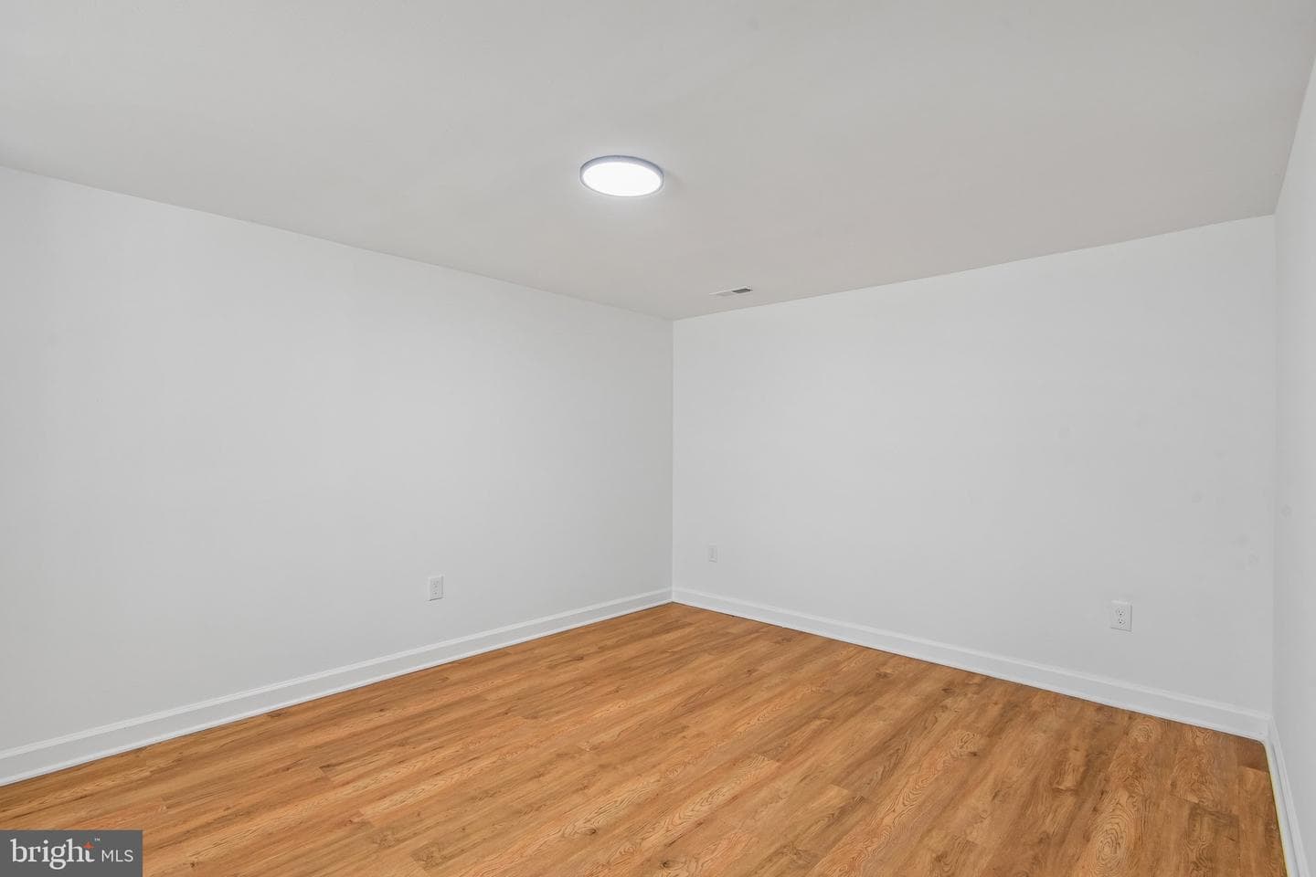 1528 Sheffield Road photo 19