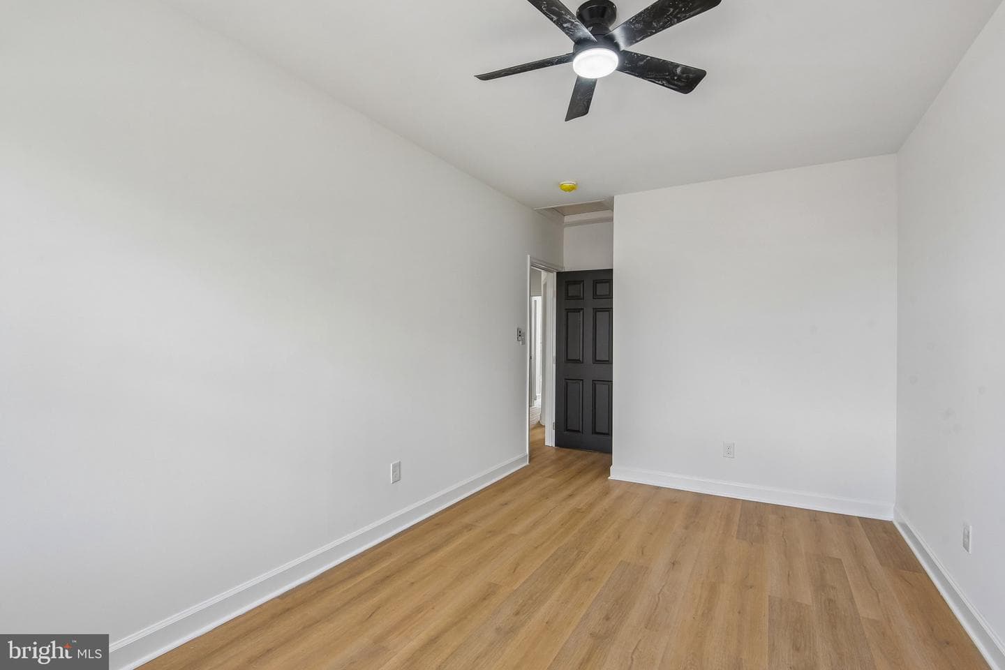 1528 Sheffield Road photo 31