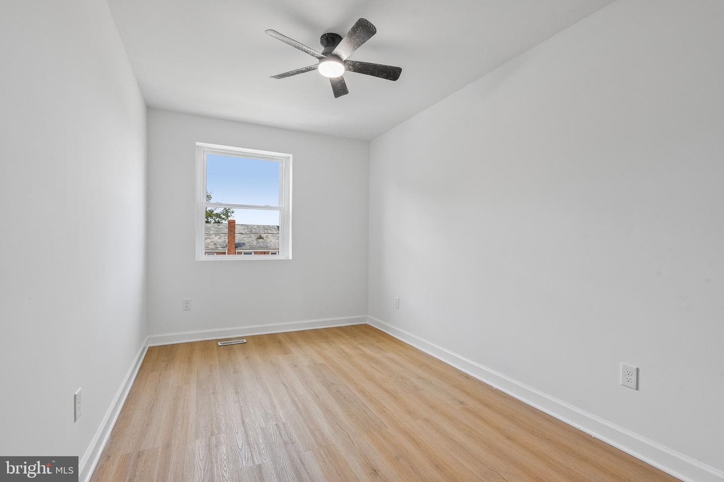 1528 Sheffield Road photo 33
