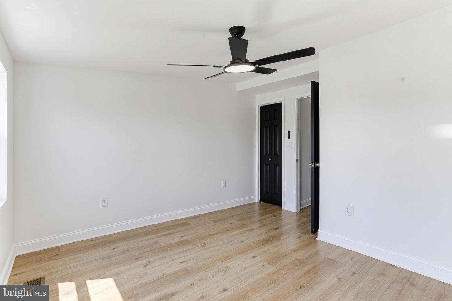 1315 N Broadway photo 15