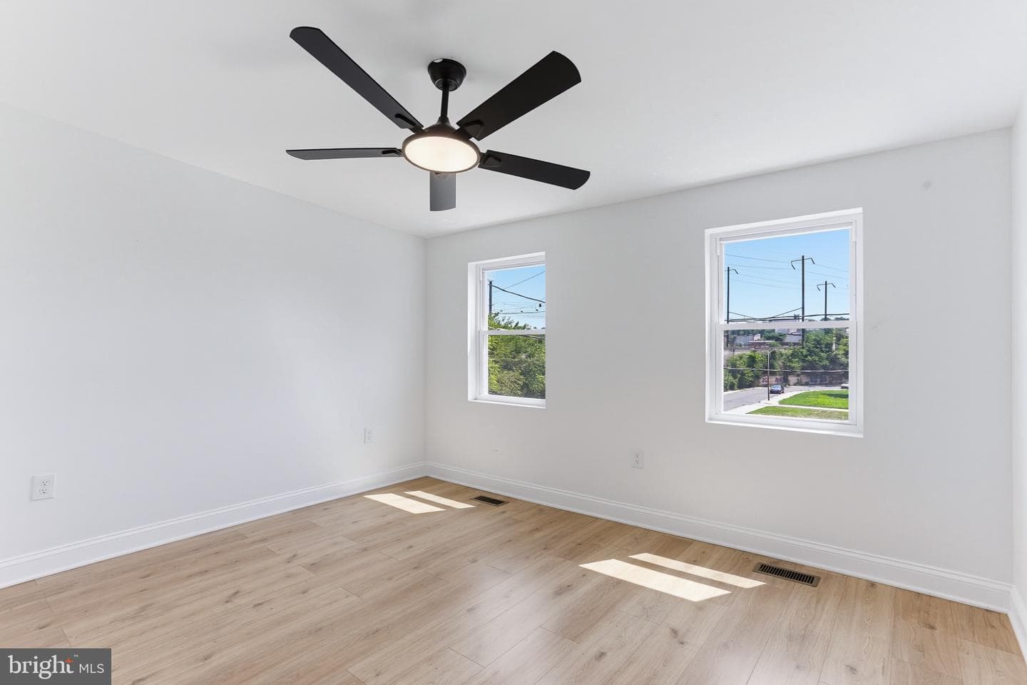 1315 N Broadway photo 33