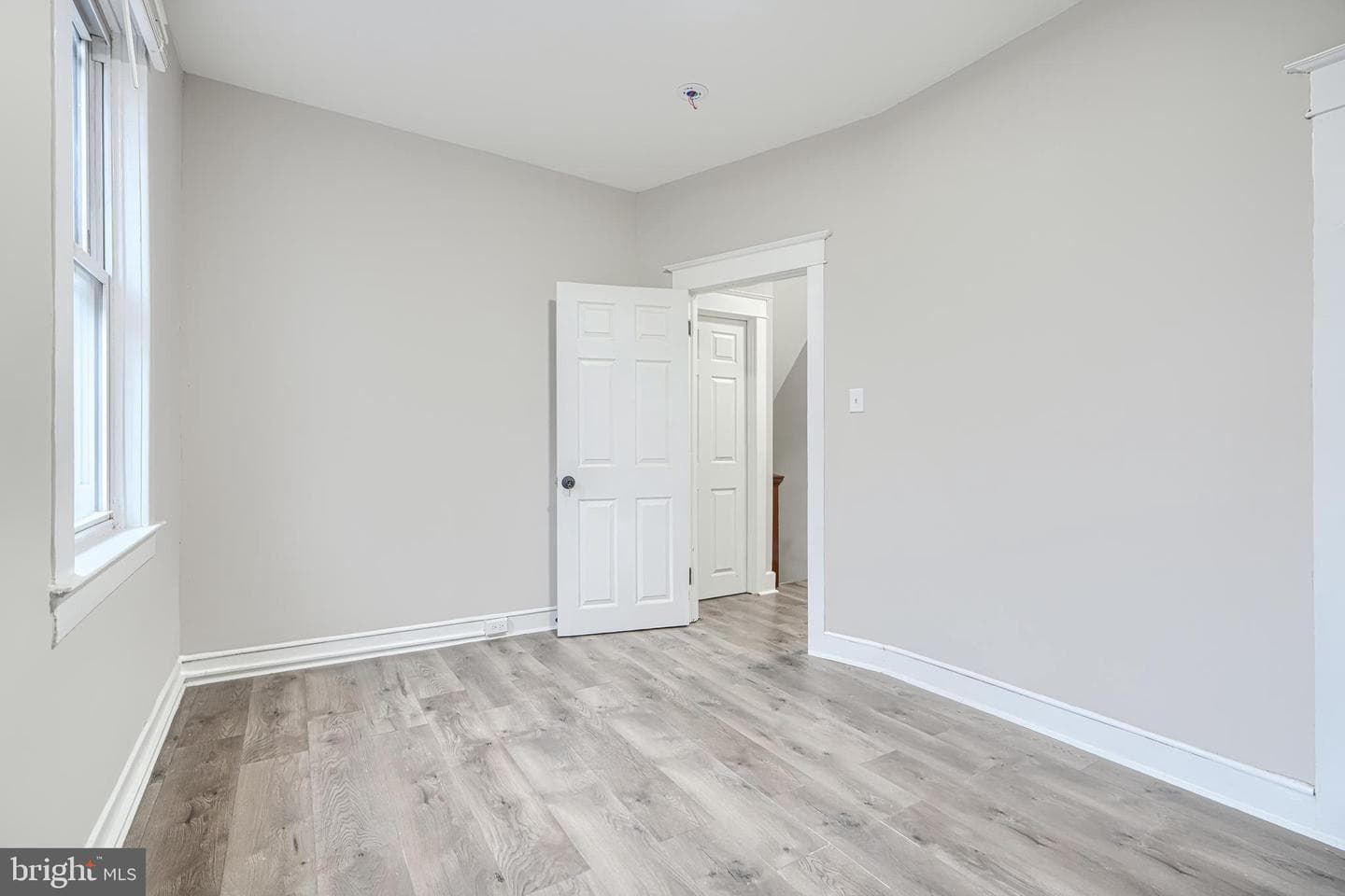 240 N Monastery Avenue photo 24