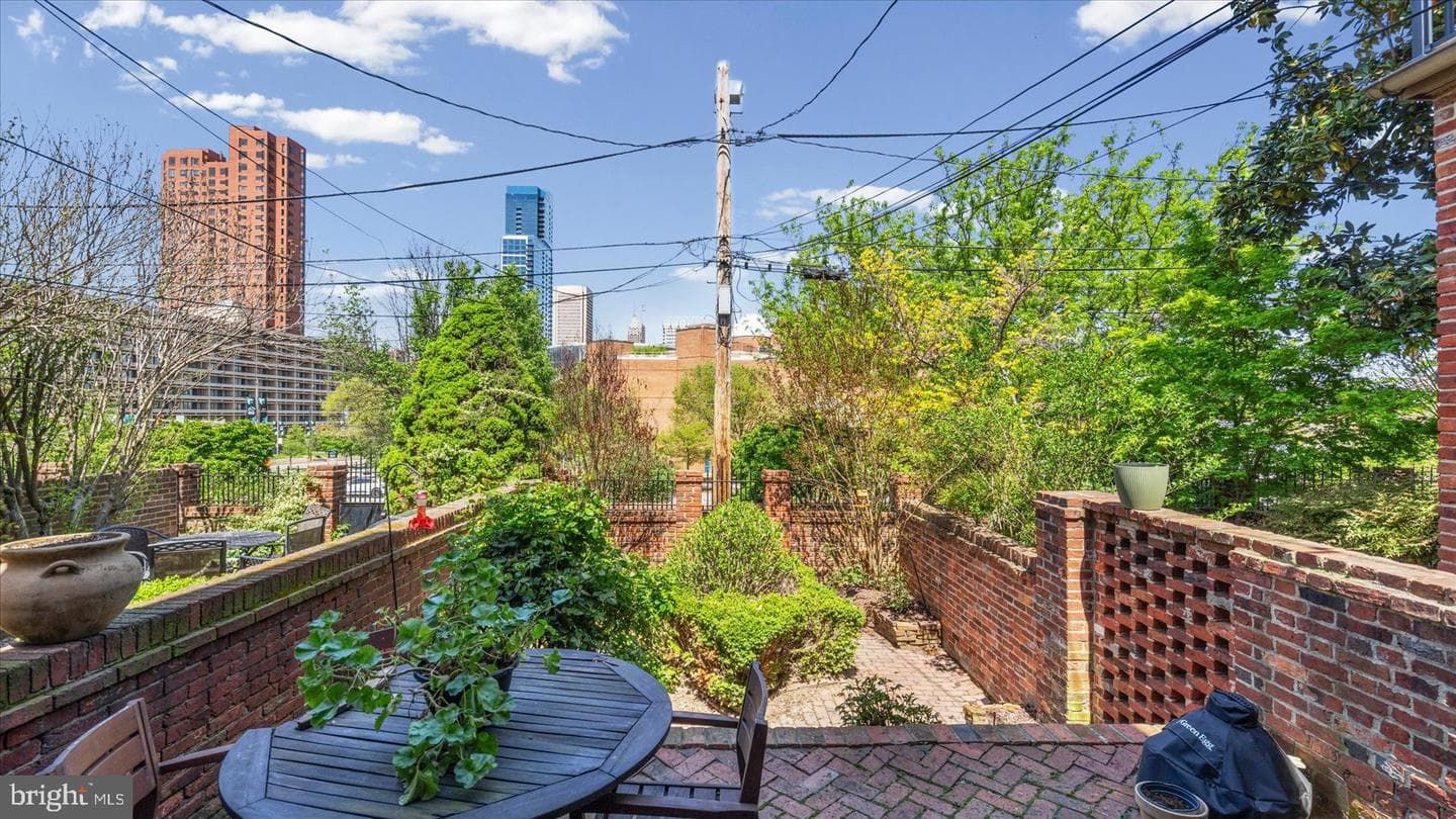 114 Montgomery Street photo 21
