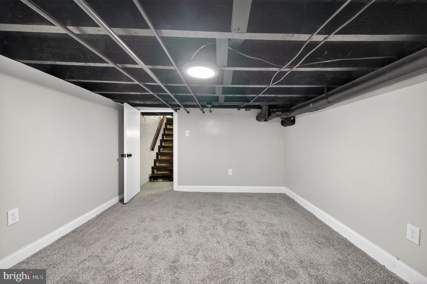 1338 Sargeant Street photo 28