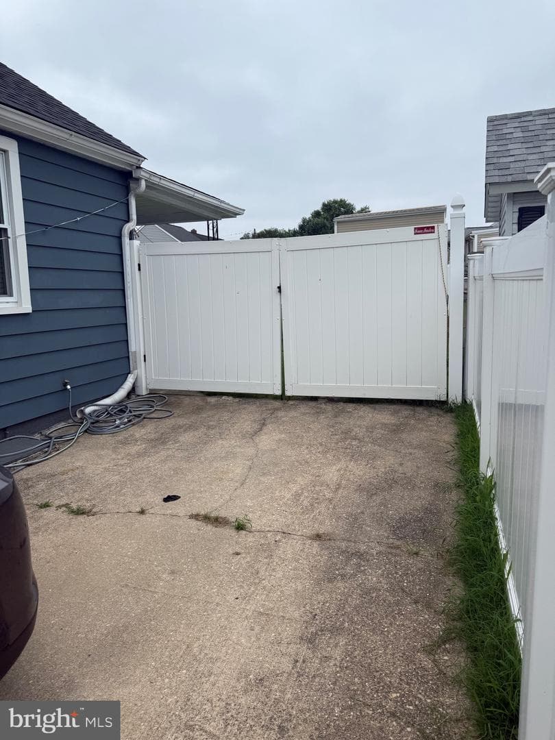 1346 Willow Road photo 9