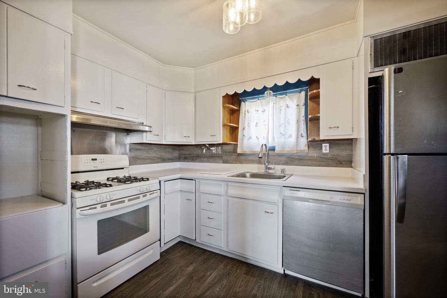 320 S Taylor Avenue photo 13