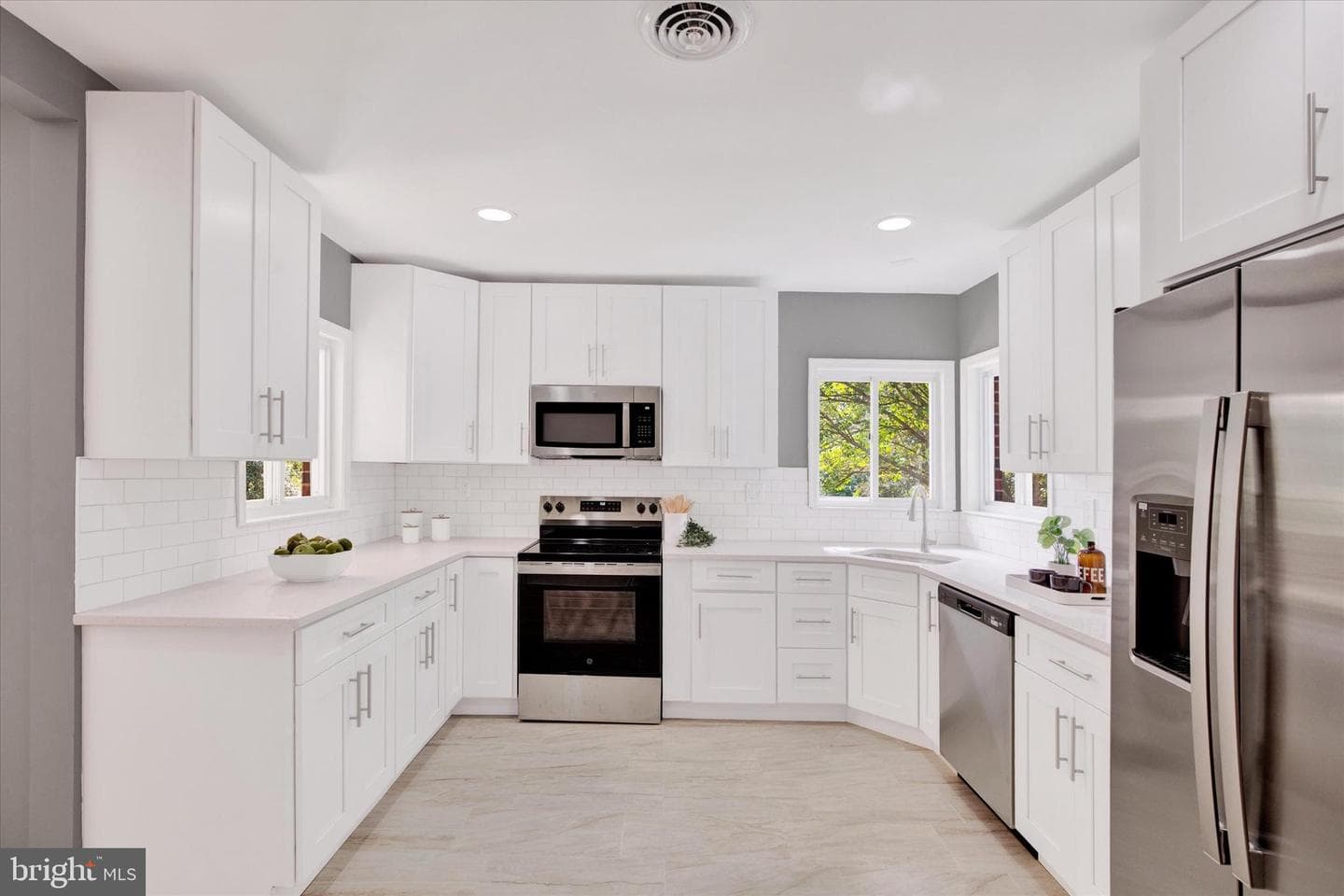 7 Bangert Avenue photo 12