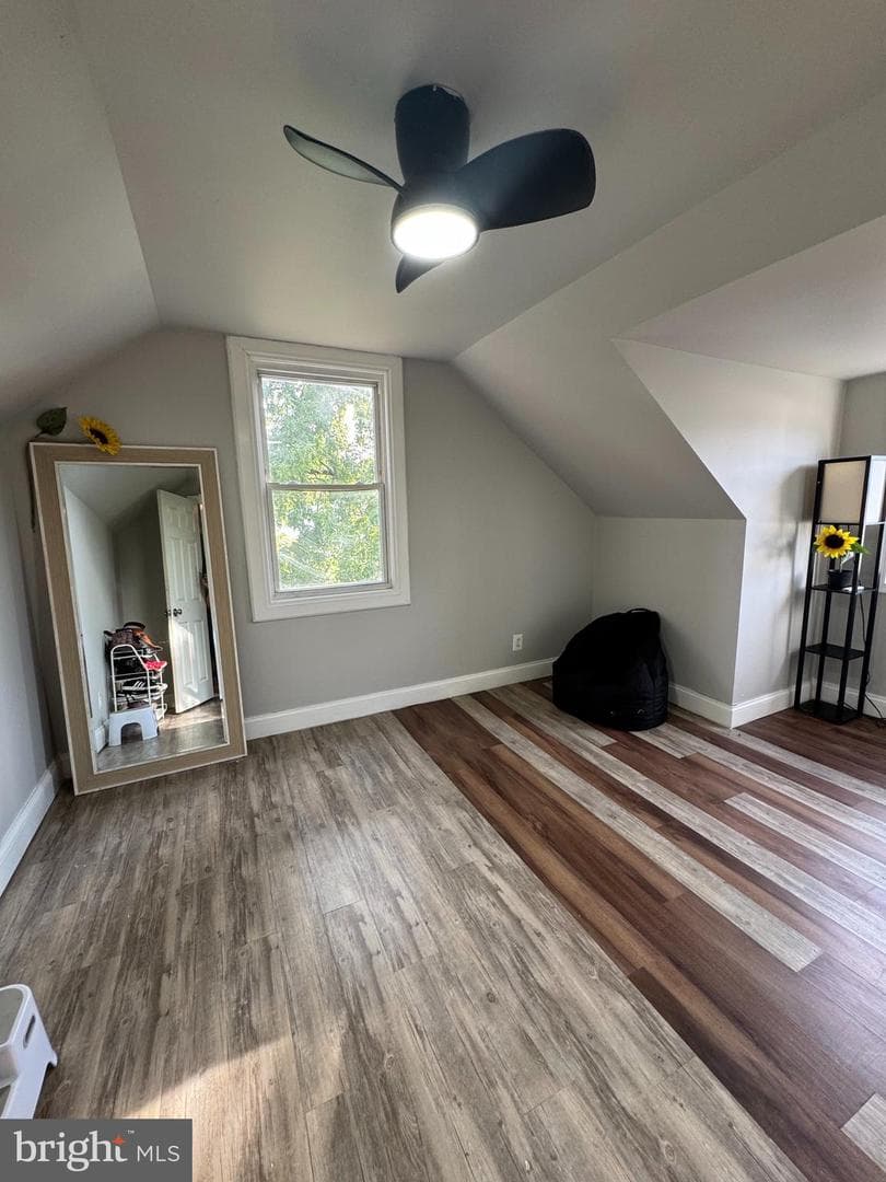 1722 Hall Avenue photo 11