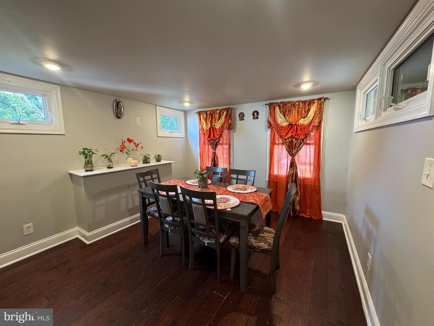 1722 Hall Avenue photo 4