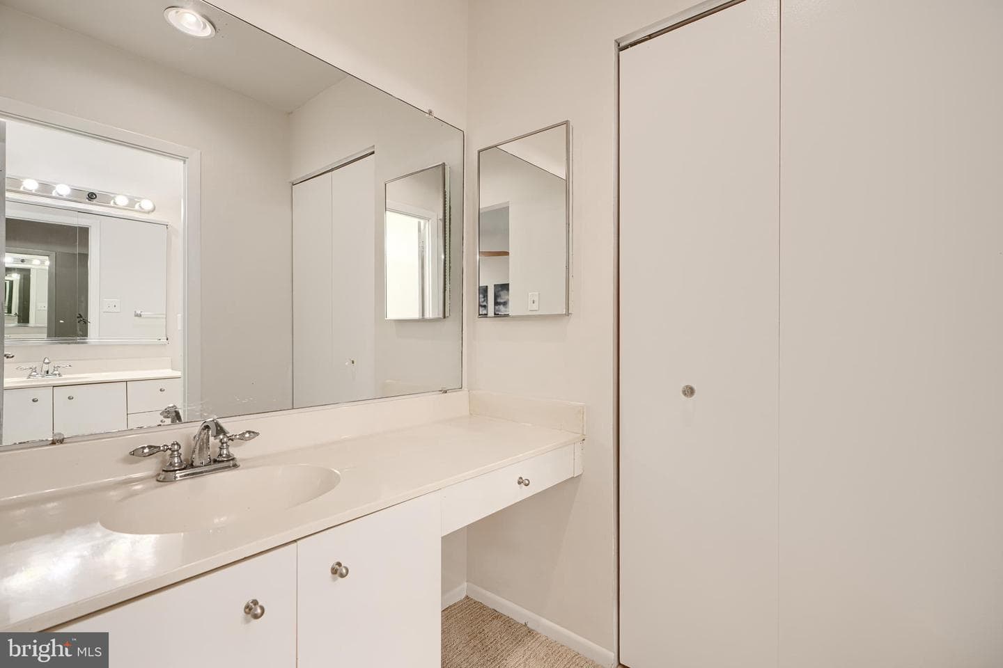 8223 Ruxton Crossing Court photo 27