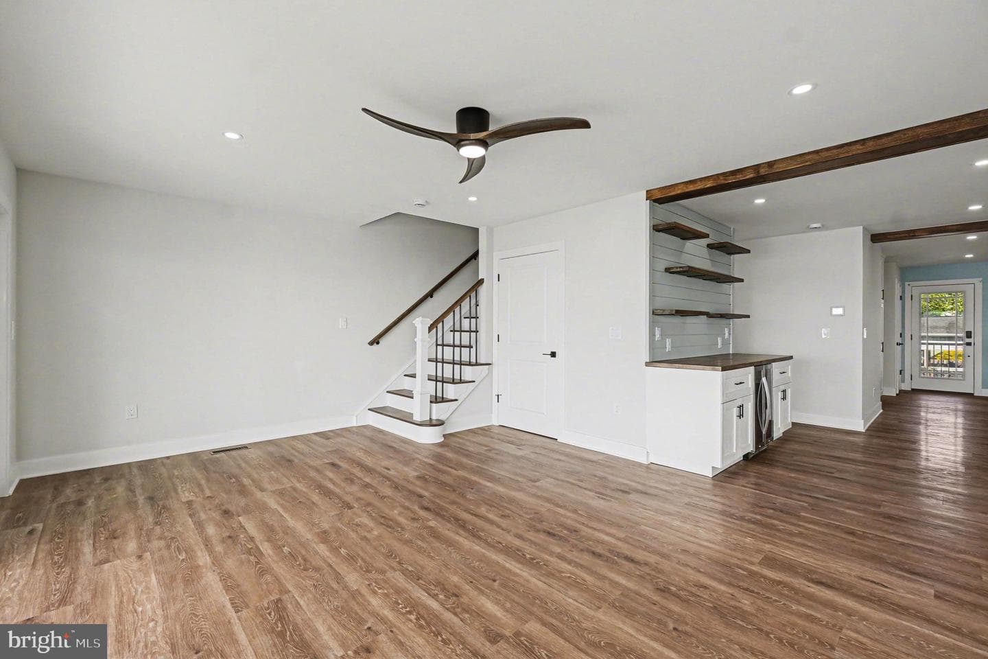9108 Hinton Avenue photo 32