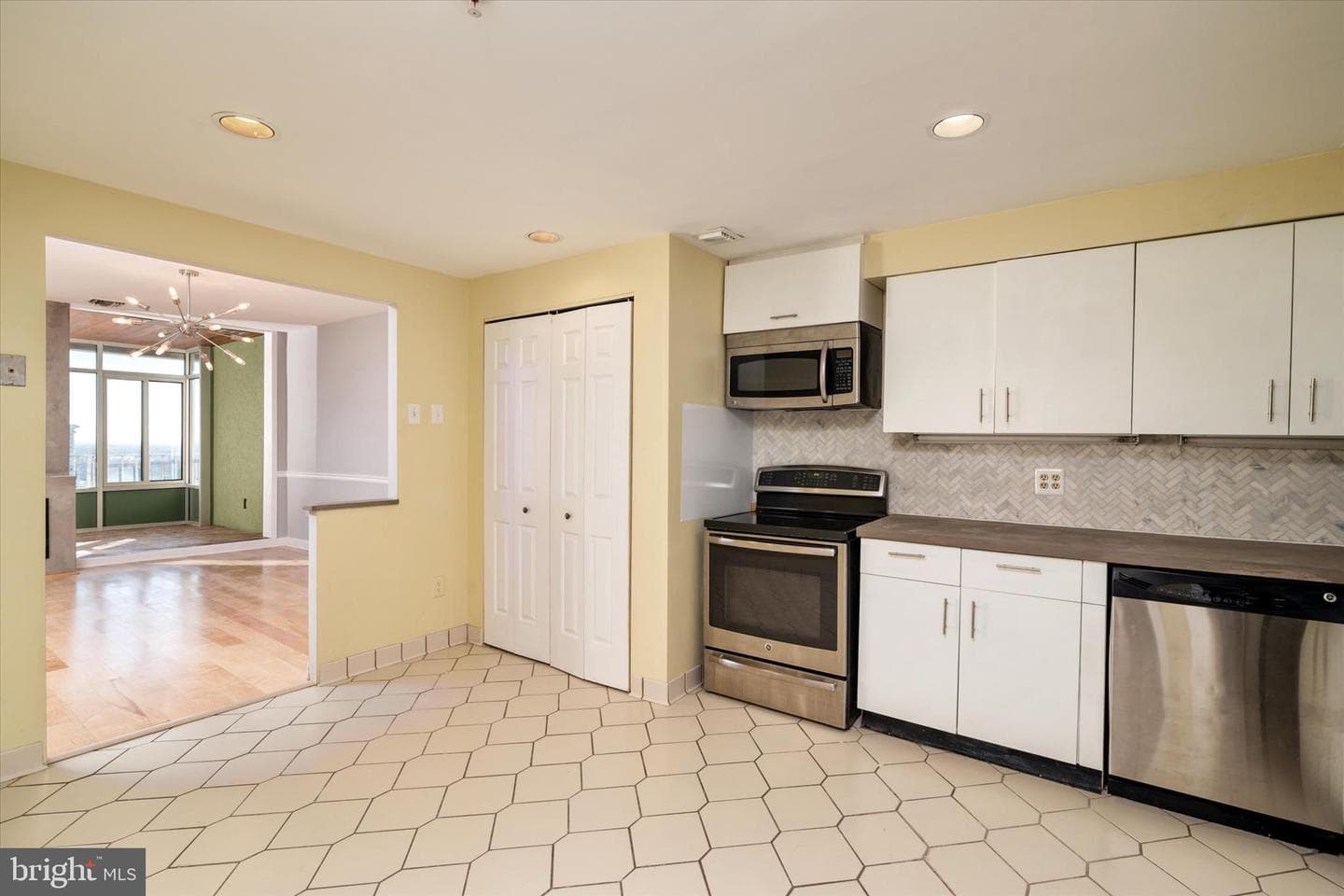 28 Allegheny Avenue #2710 photo 10