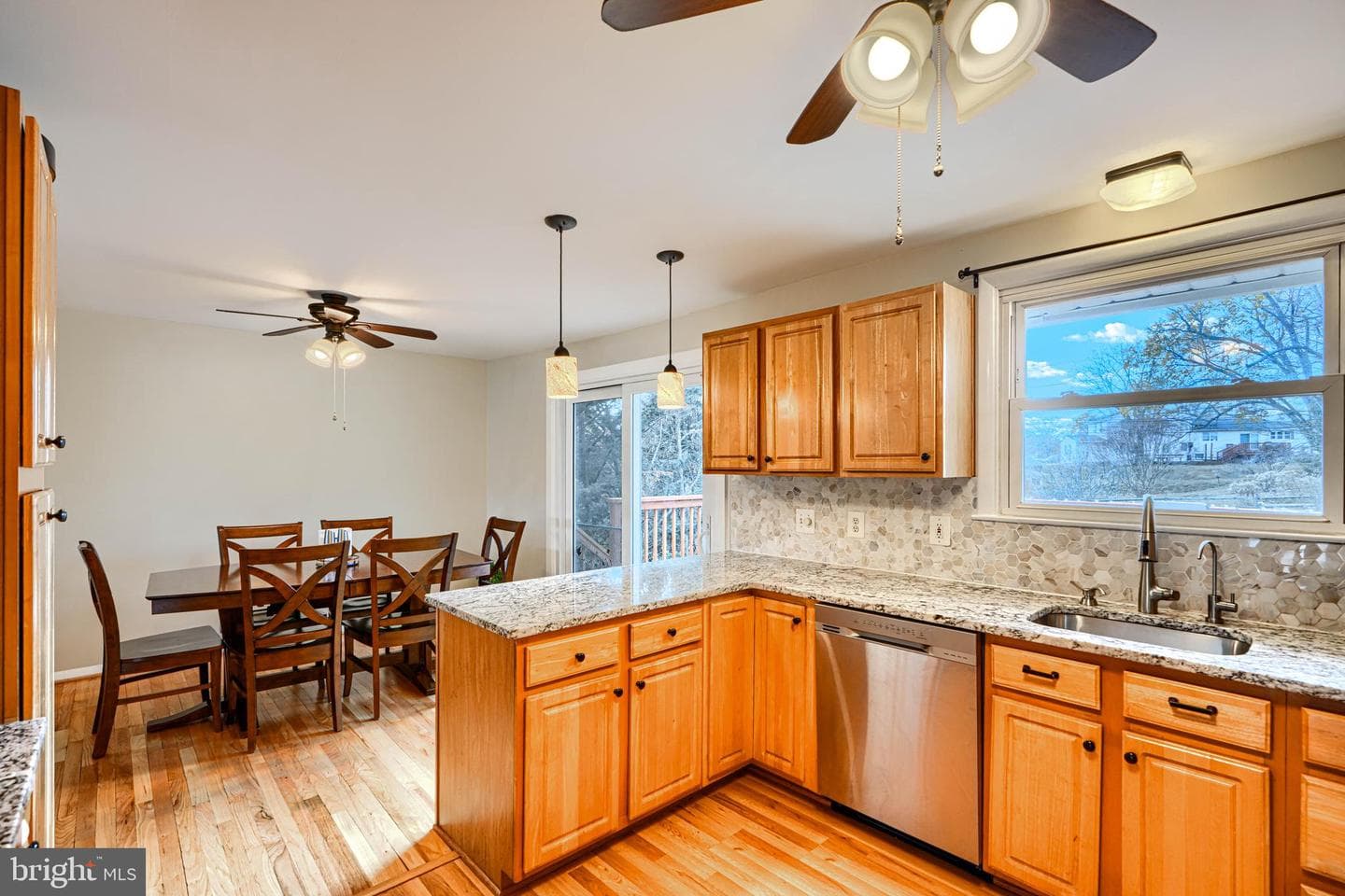 2110 Folkstone Road photo 11