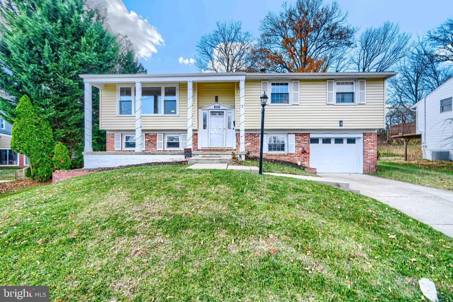 2110 Folkstone Road photo 2