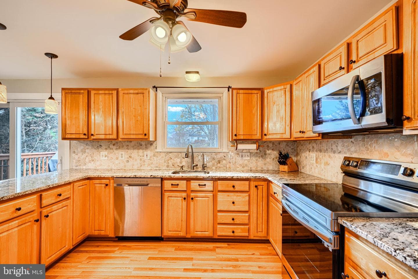 2110 Folkstone Road photo 5