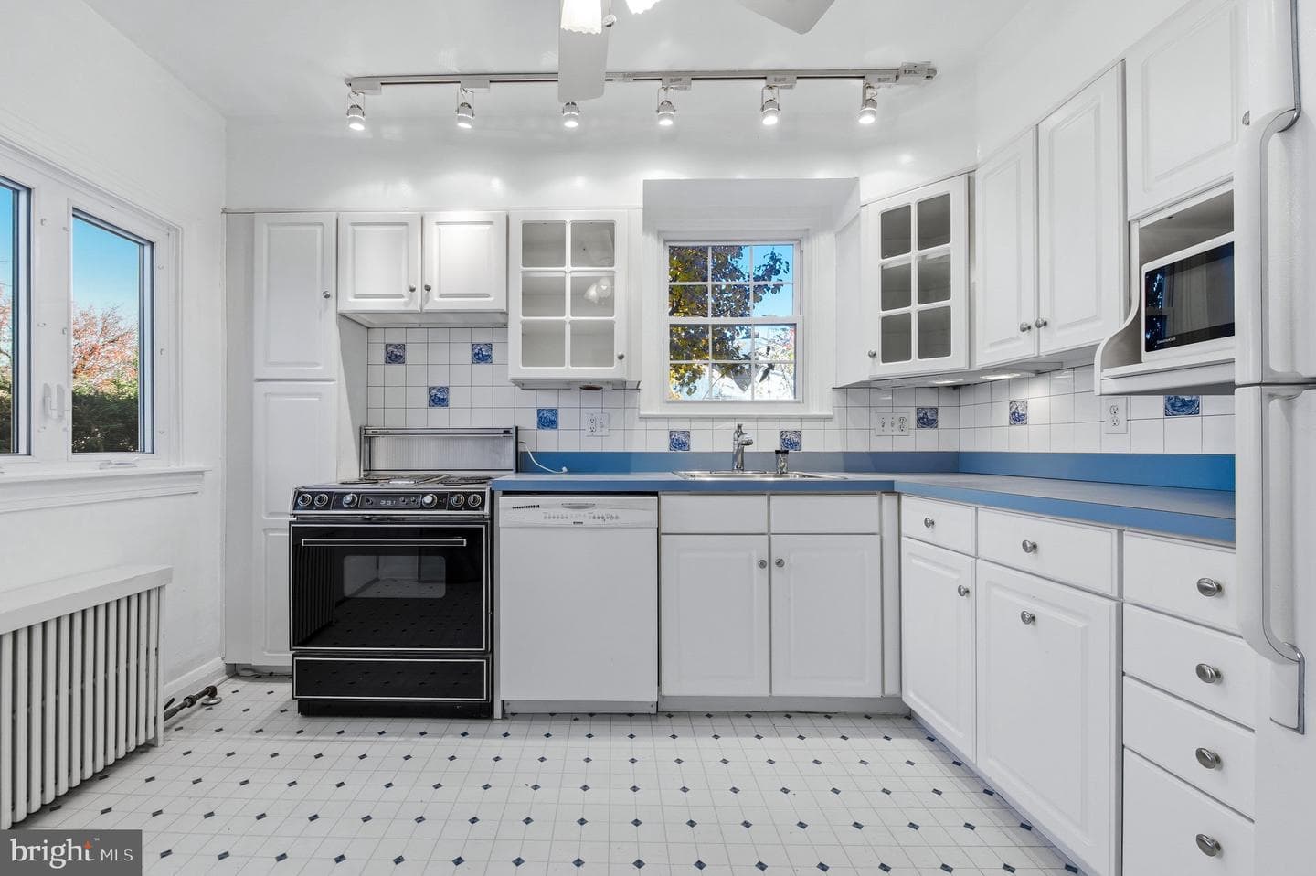 13 Harrison Avenue N photo 17