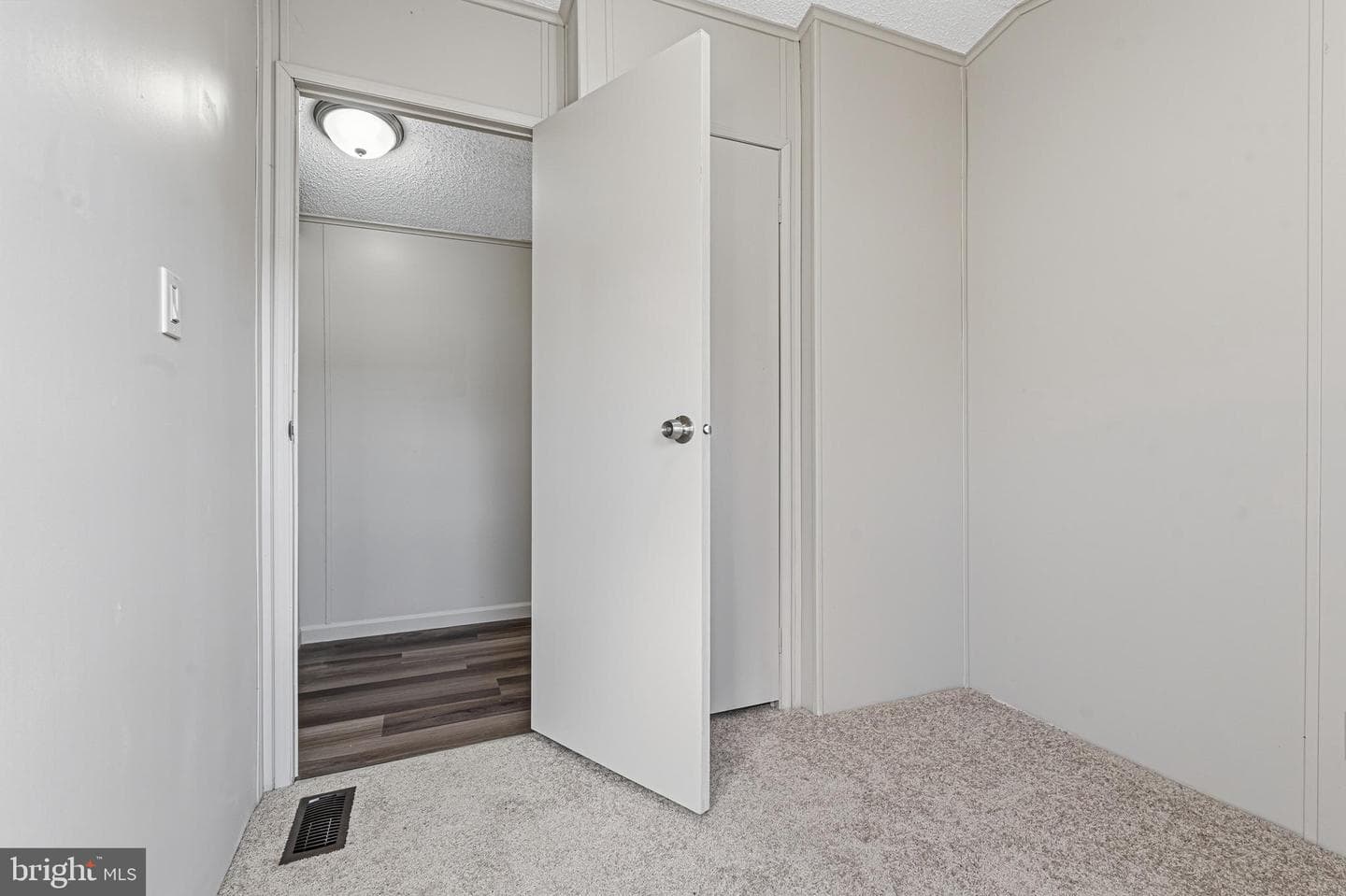 136 Rodeo Circle photo 15