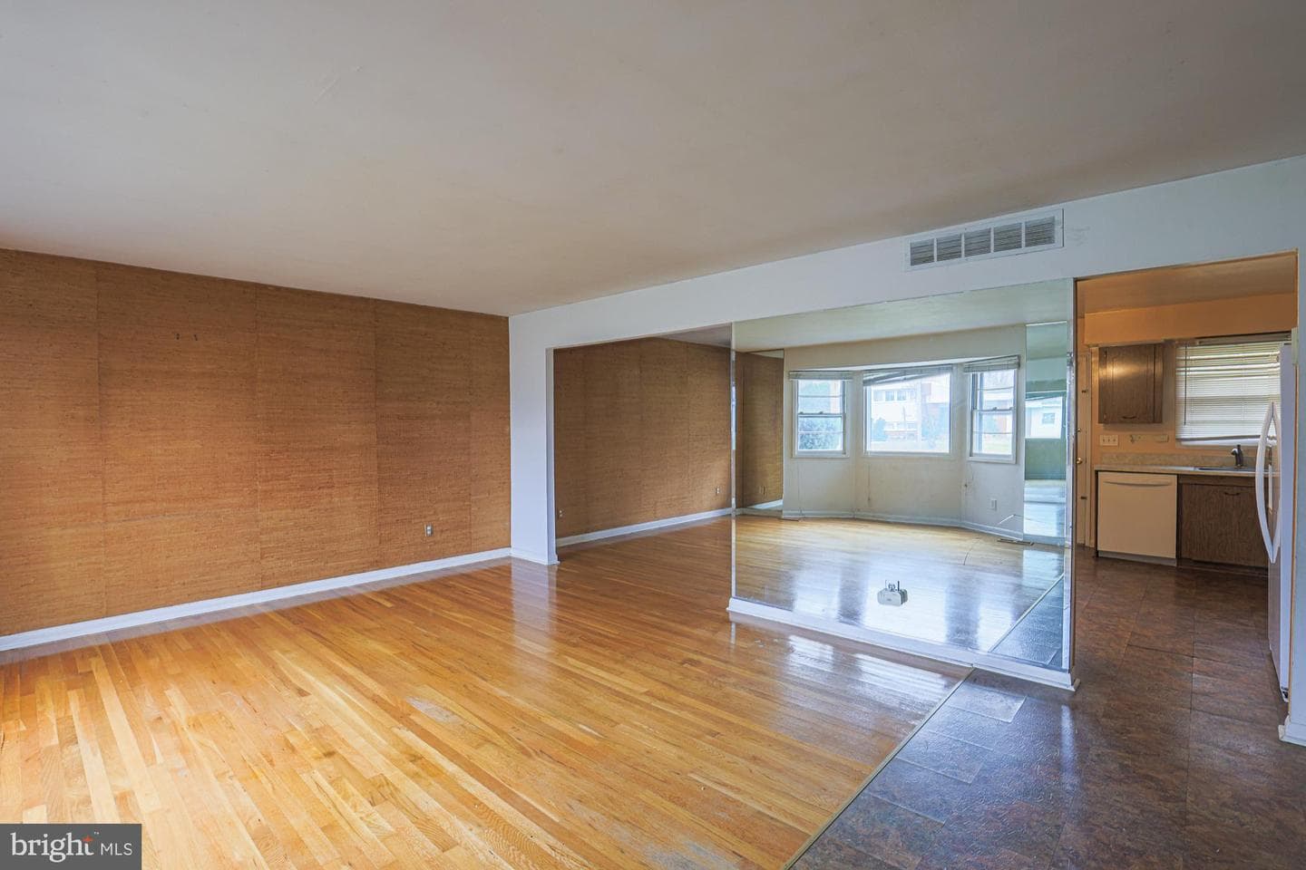 2607 Smith Ave photo 3