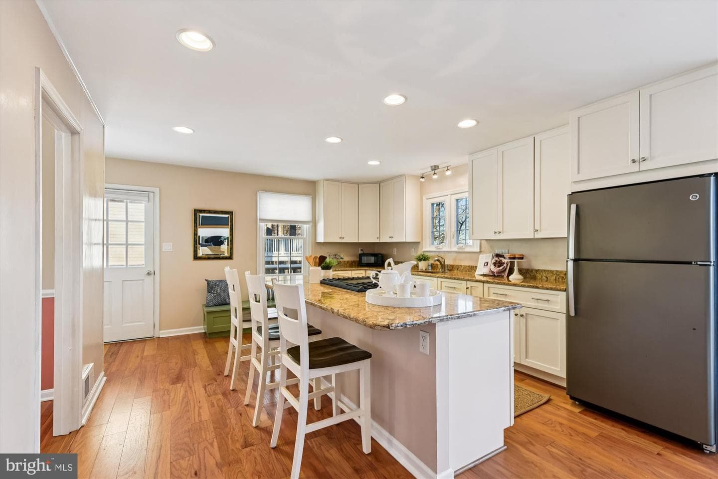 1006 W Joppa Road photo 11
