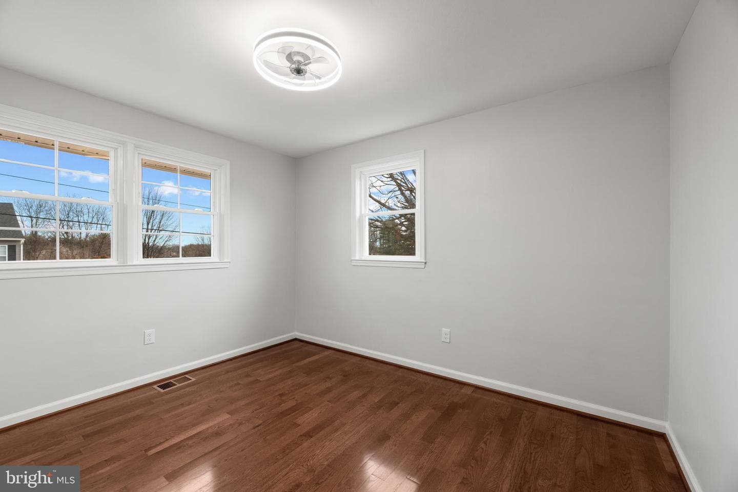5903 Hilltop Avenue photo 33
