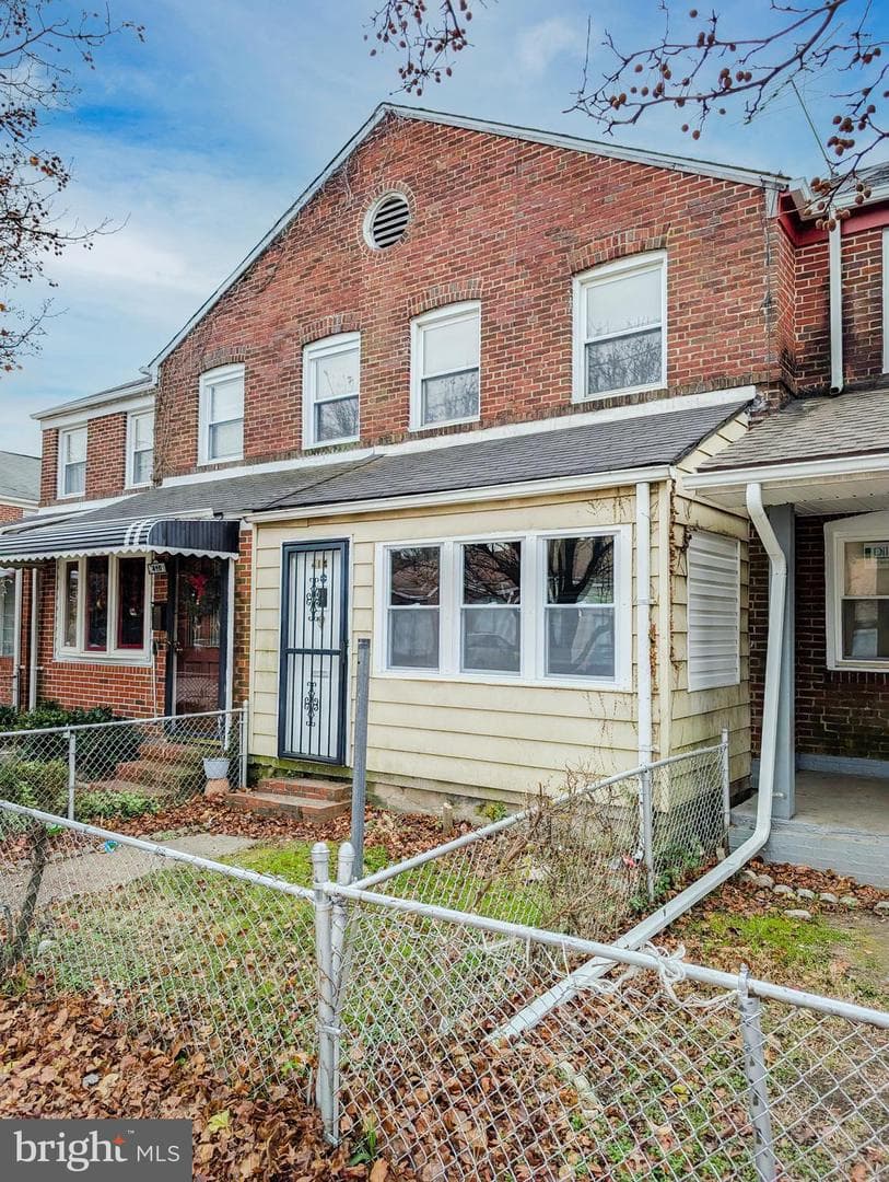 414 Avondale Road photo 3