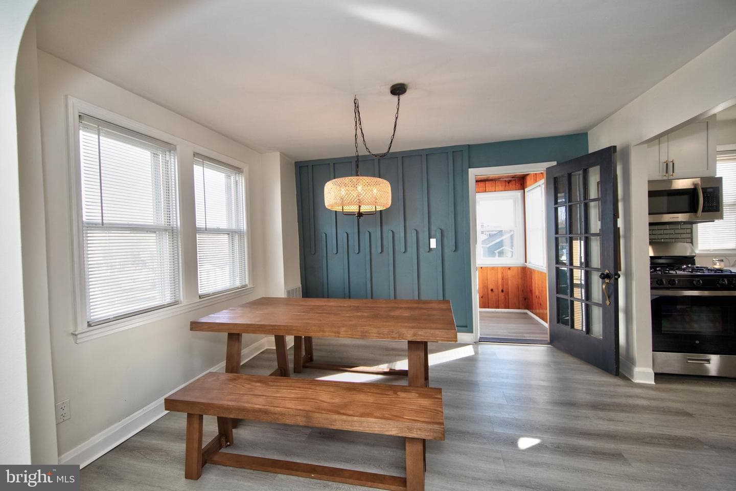 109 Elinor Avenue photo 8
