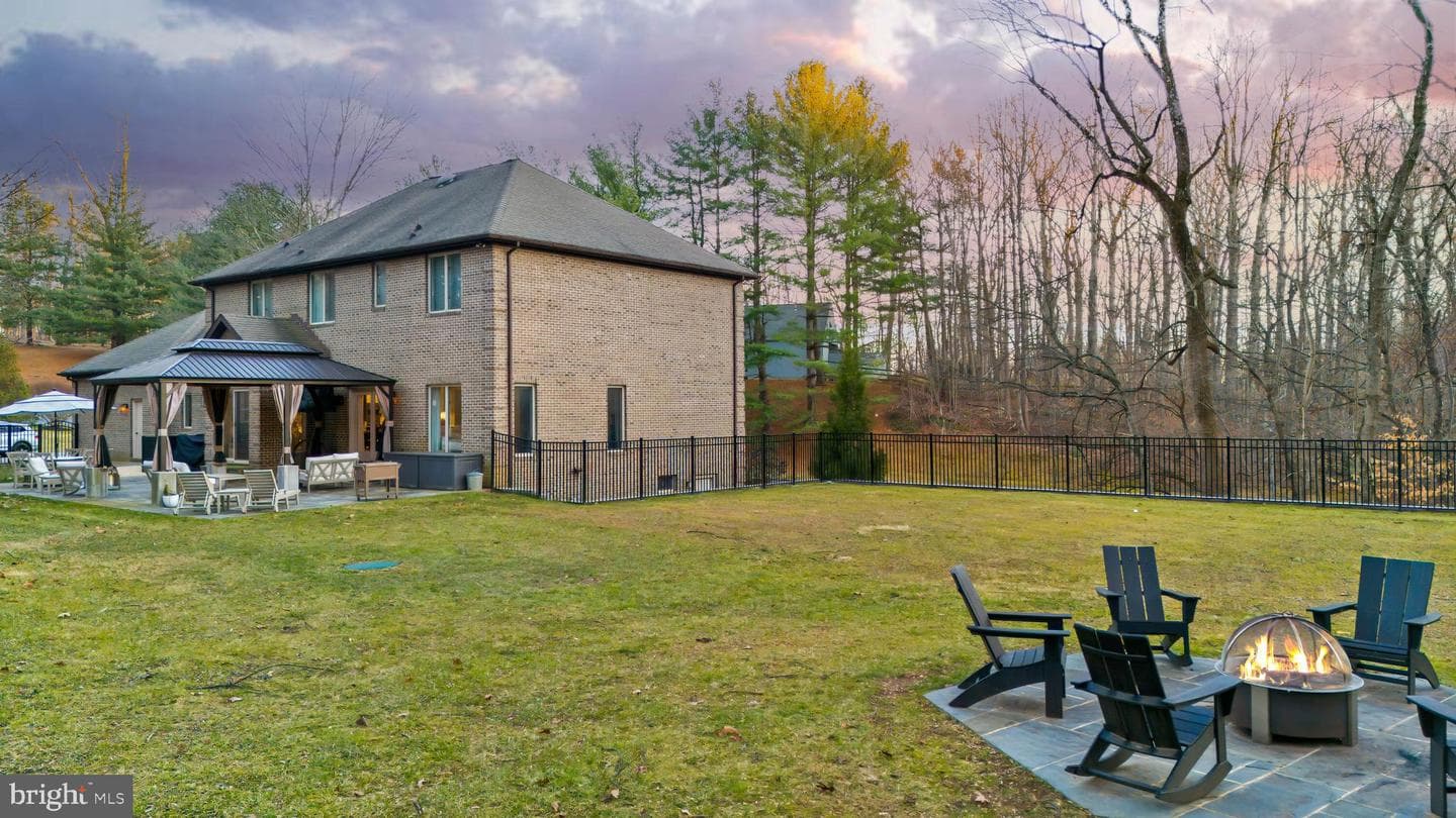 3216 Hunting Tweed Drive photo 5