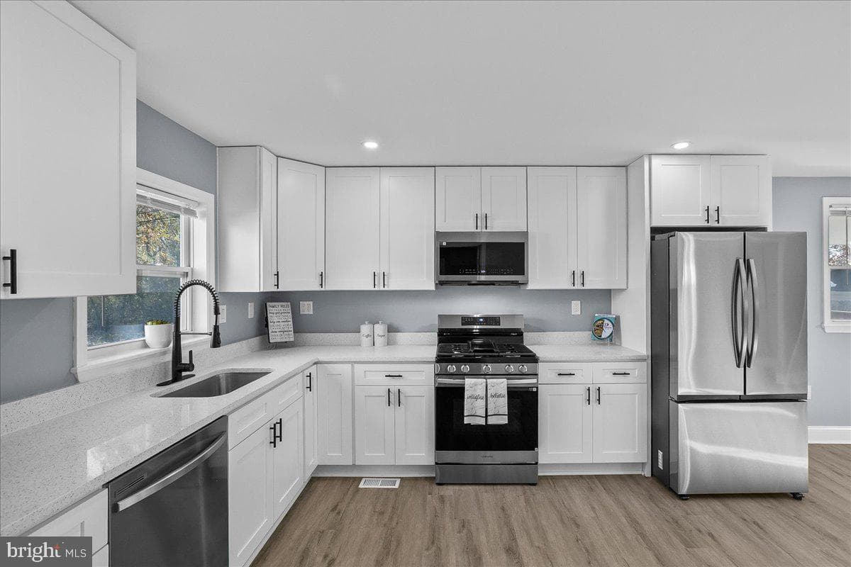 57 Transverse Avenue photo 24