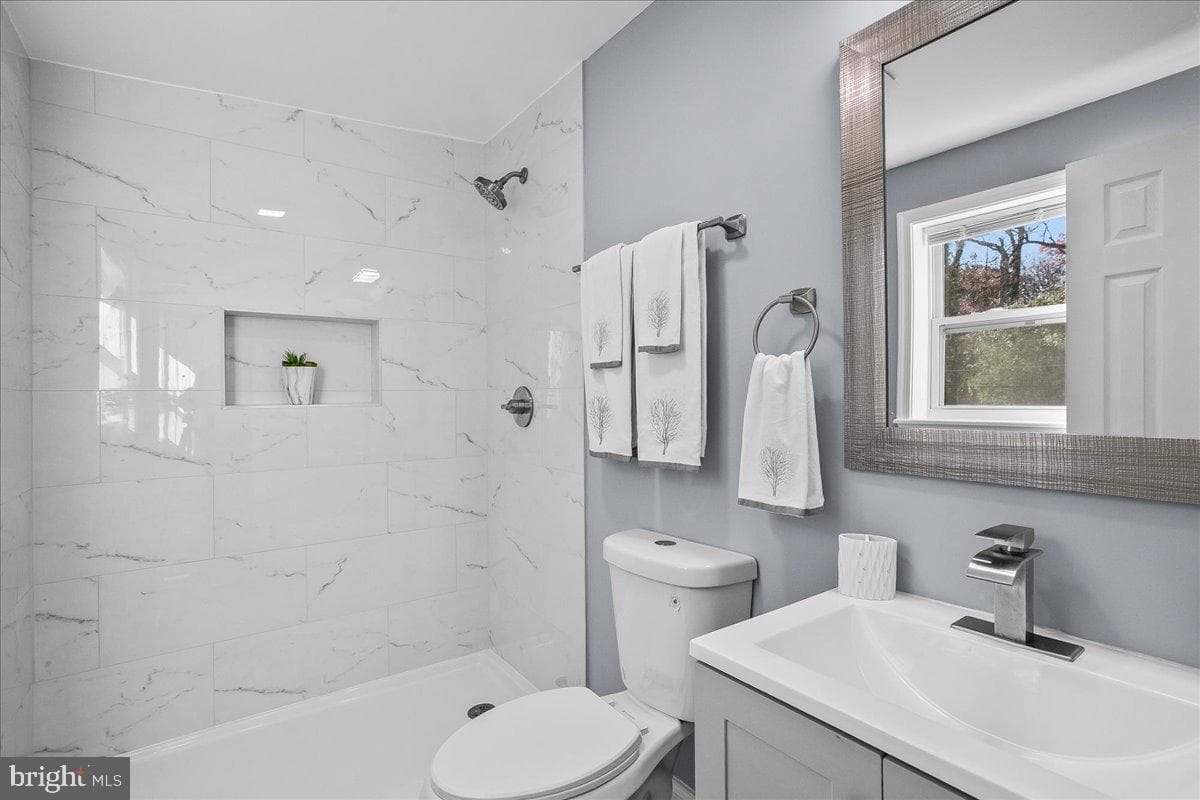 57 Transverse Avenue photo 31