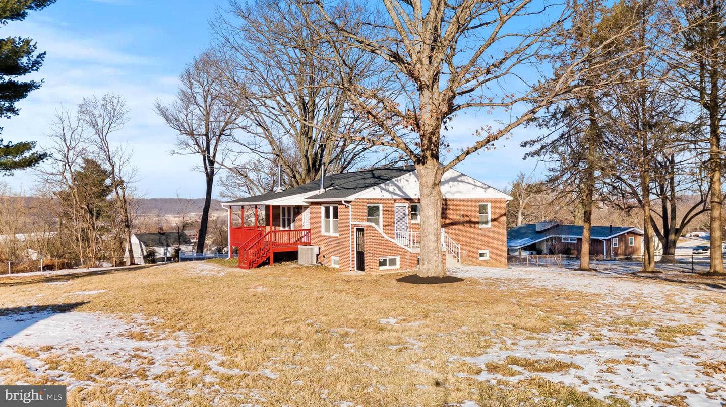 103 Gibbons Boulevard photo 4