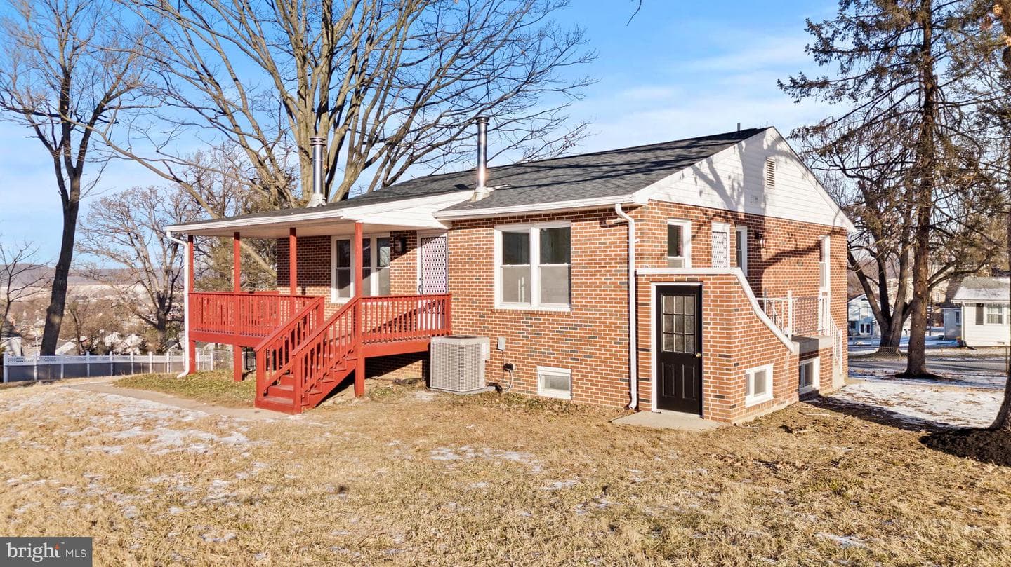 103 Gibbons Boulevard photo 5