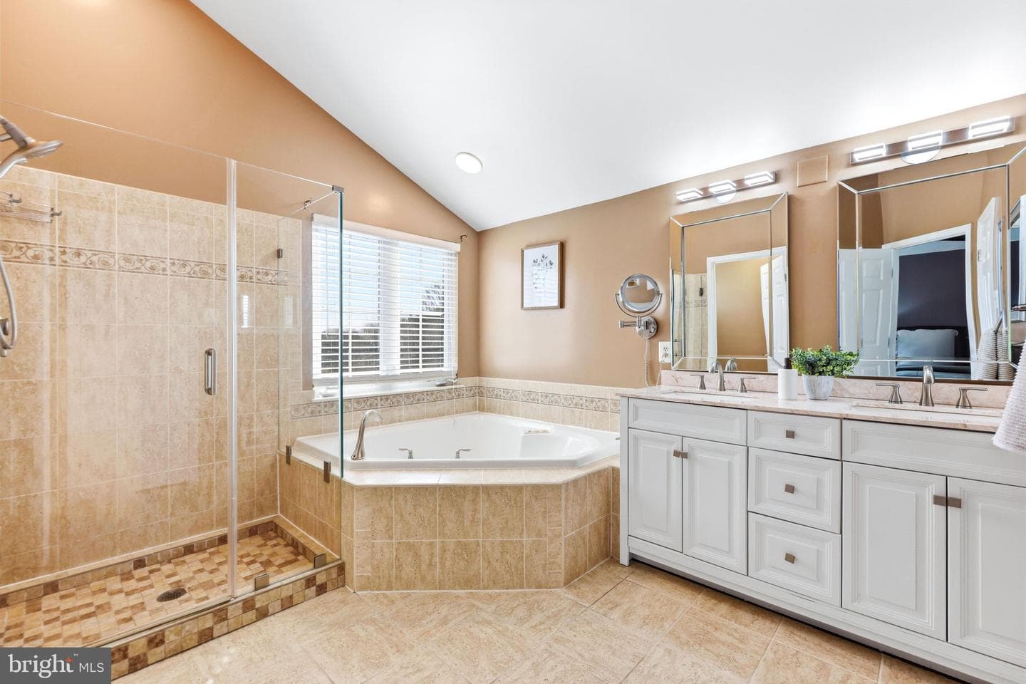 834 Crystal Palace Court photo 41