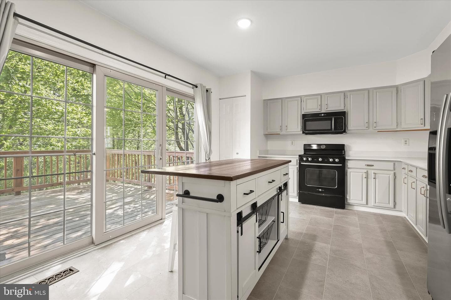4016 Forest Valley photo 23