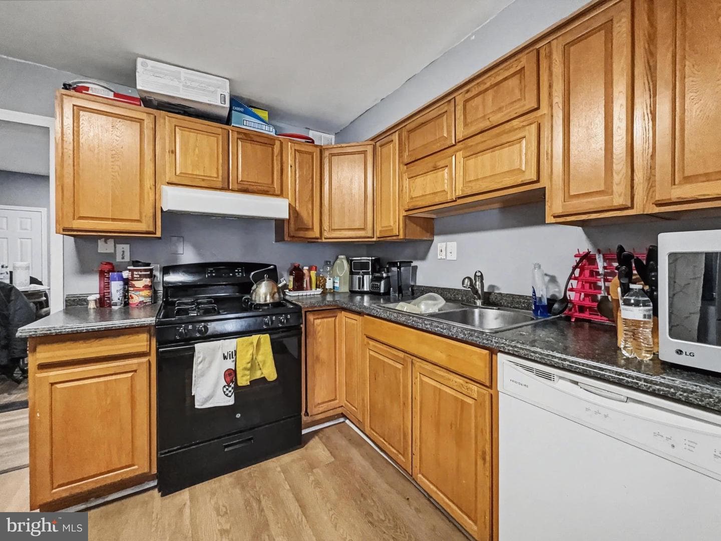 5900 Hamilton Avenue photo 4