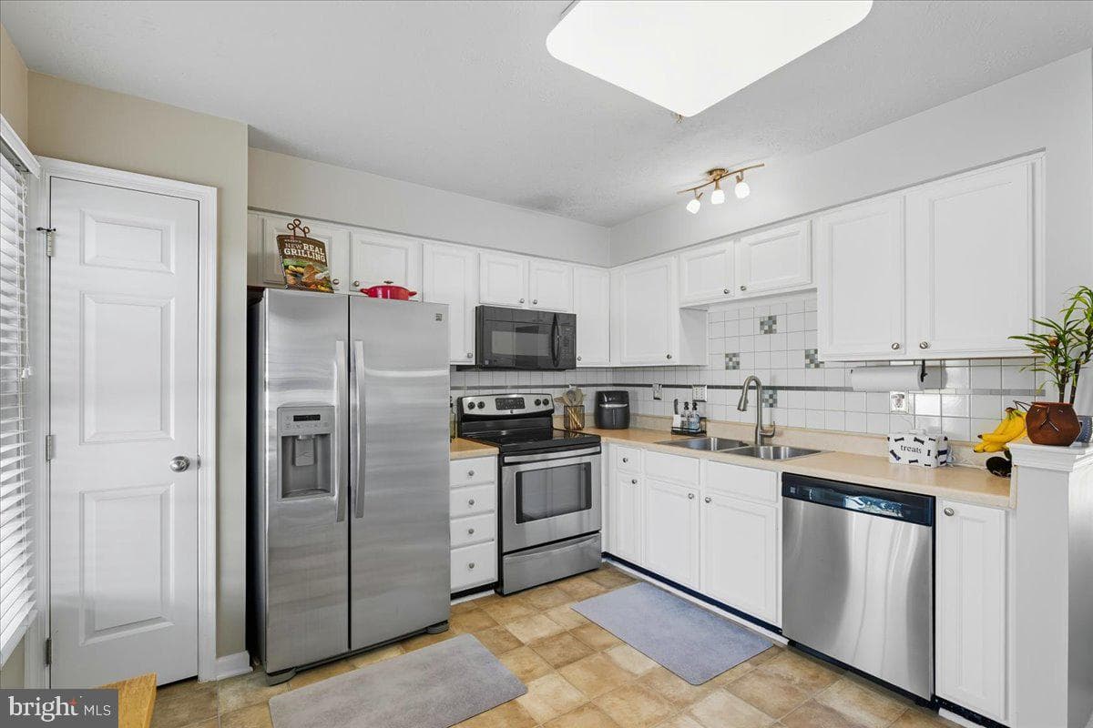 5213 Castlestone Drive photo 9