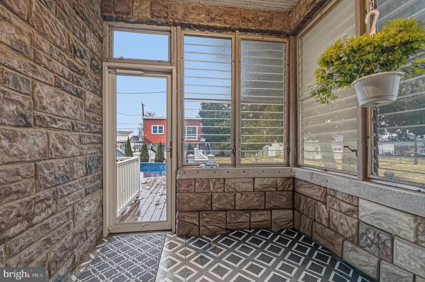 6909 North Point Road photo 20